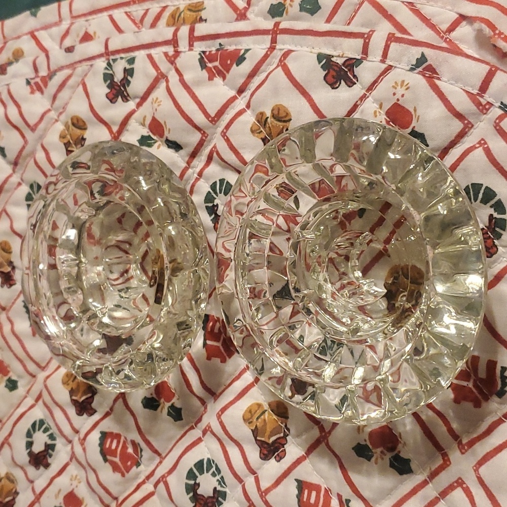 Pasari candlestick holders